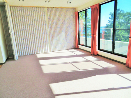 アコーディオンカーテンで10帖+10帖に