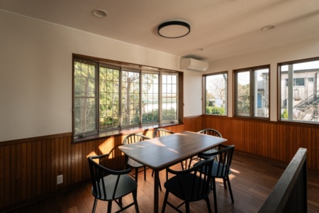 みんなで囲うダイニングテーブル